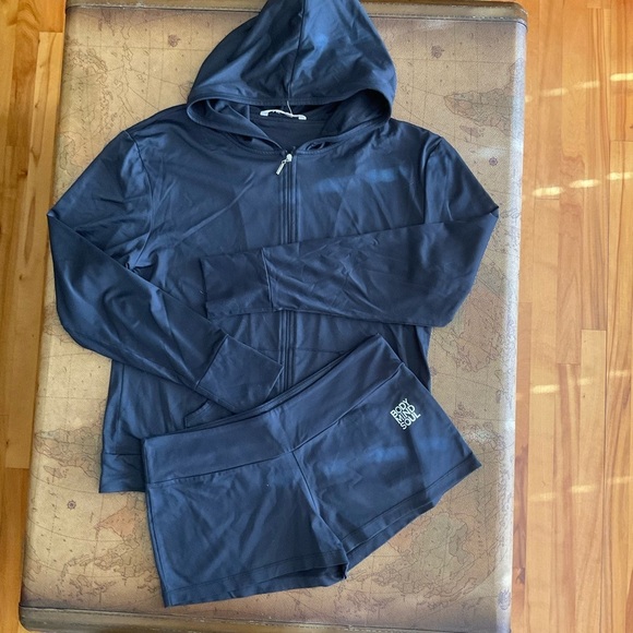 La Vie En Rose Tops - La Vie En Rose 2 pieces black zip up and shorts